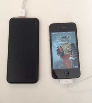 MSC Power Bank charging iPhone