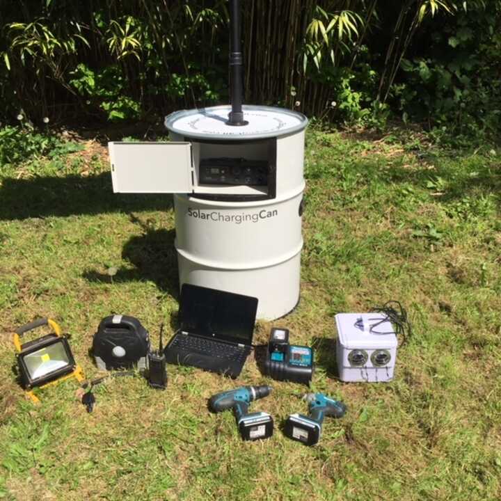  Solar Charging Can